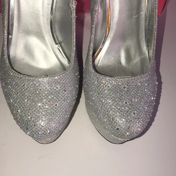 Women’s Charlotte Russe Platform Heels - Picture 3 of 12